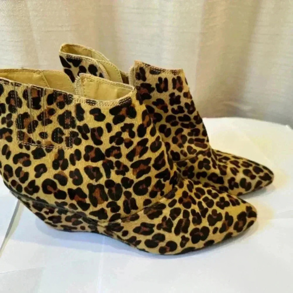 Kenneth Cole Reaction Cow Hide Ankle Boots - Picture 8 of 9